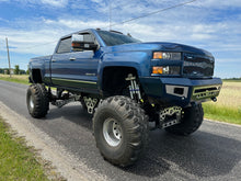 Load image into Gallery viewer, 15” - 18” lift kit for 11-19 GM 2500/3500 (CALL TO ORDER)