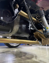 Load image into Gallery viewer, 14+ Ram 2500 “Traction Bar” Axle Brackets
