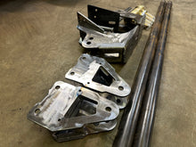 Load image into Gallery viewer, 14+ Ram 2500 “Traction Bar” kit Round Tubing
